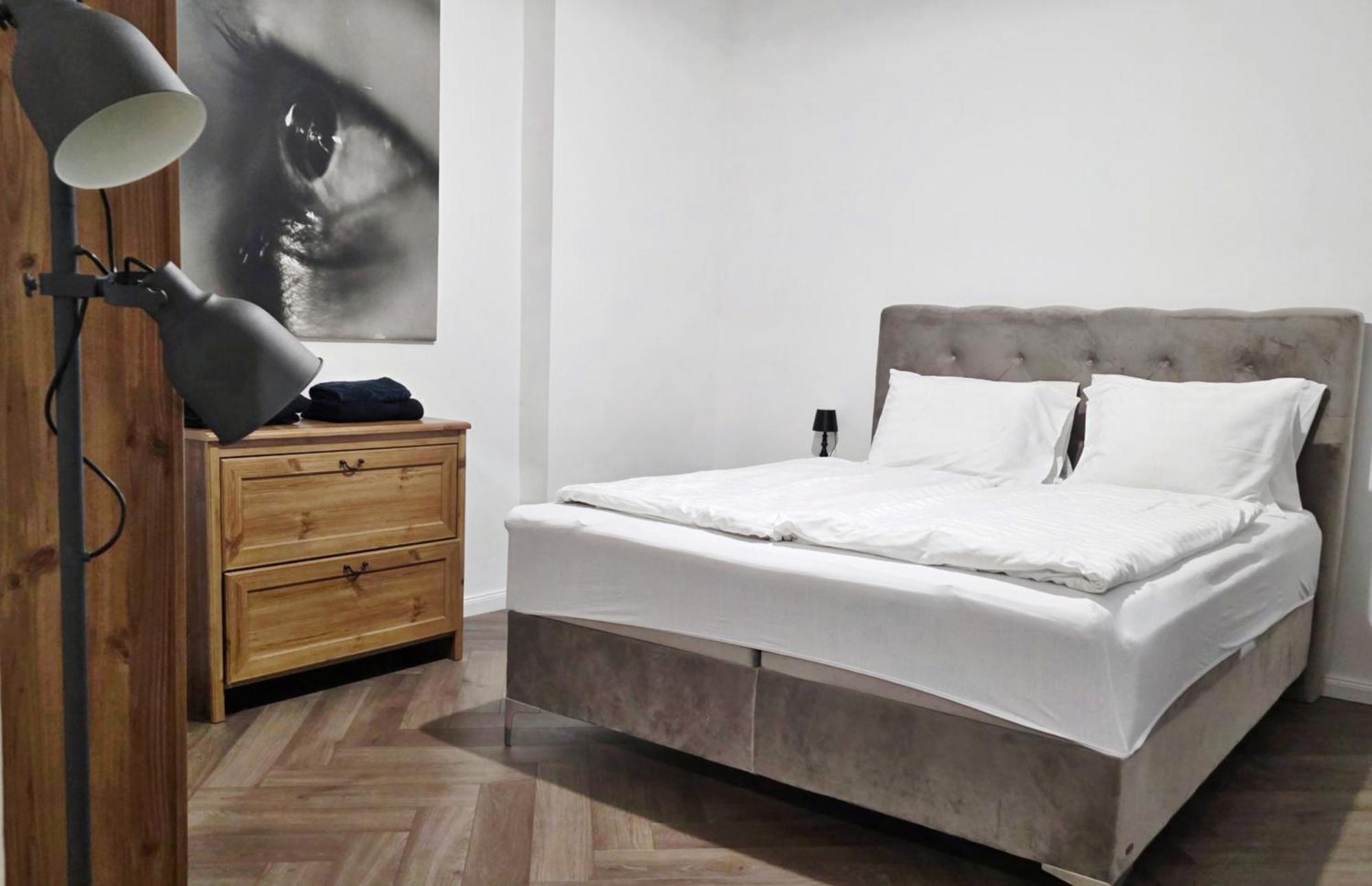 Heart Of The City, Entire Very Big Apartment — Photos 1